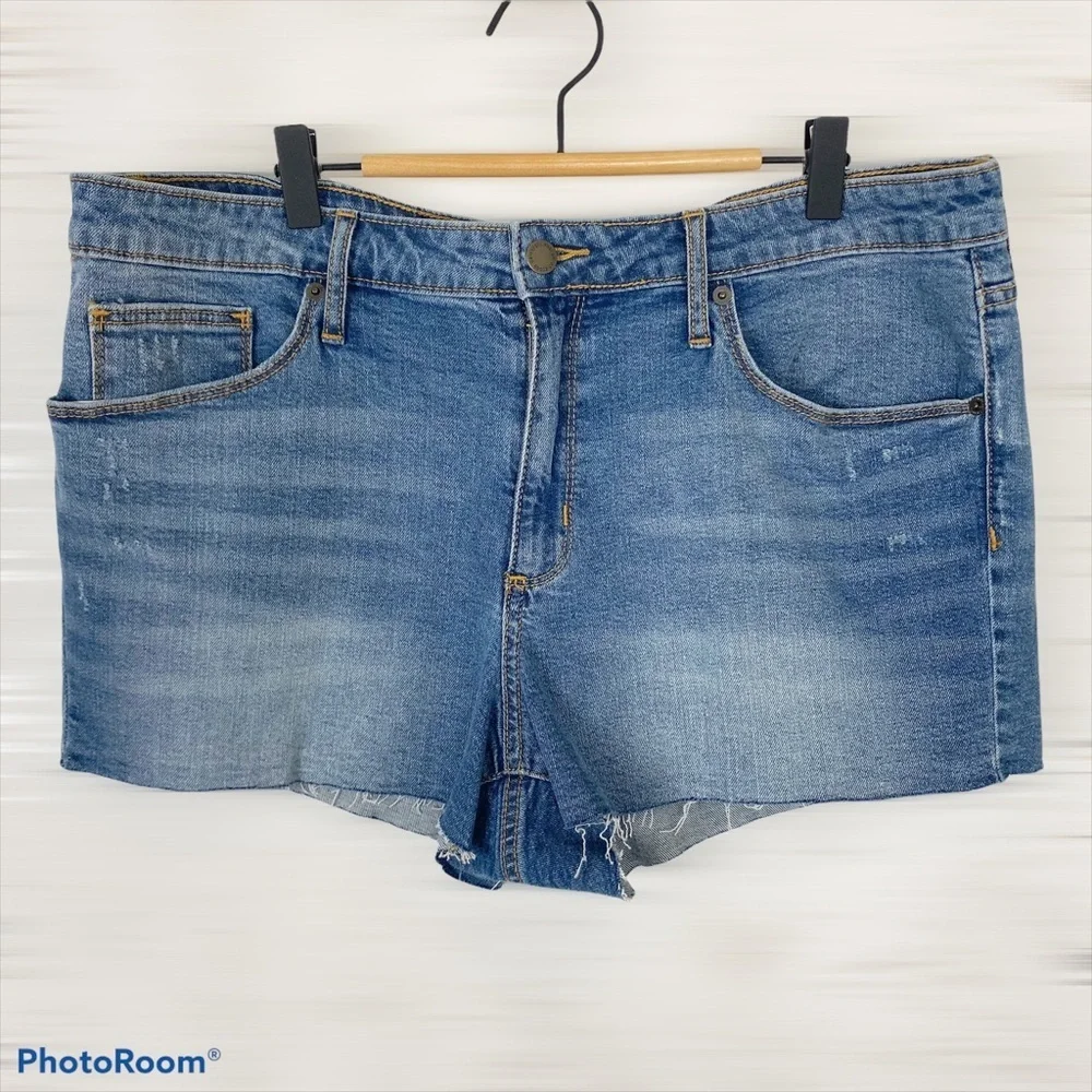 UNIVERSAL THREAD High-Rise Shortie Jean Shorts 16